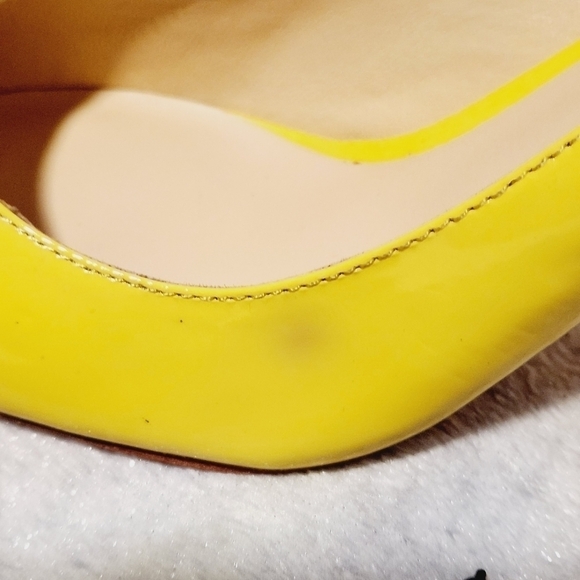 Elegant Yellow Heels - Picture 7 of 7